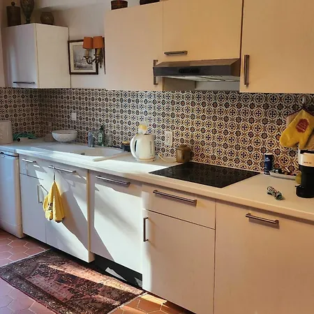 Splendid With Sea View And Flower Garden דירה *